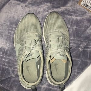 Women’s Nike Dualtone Racer